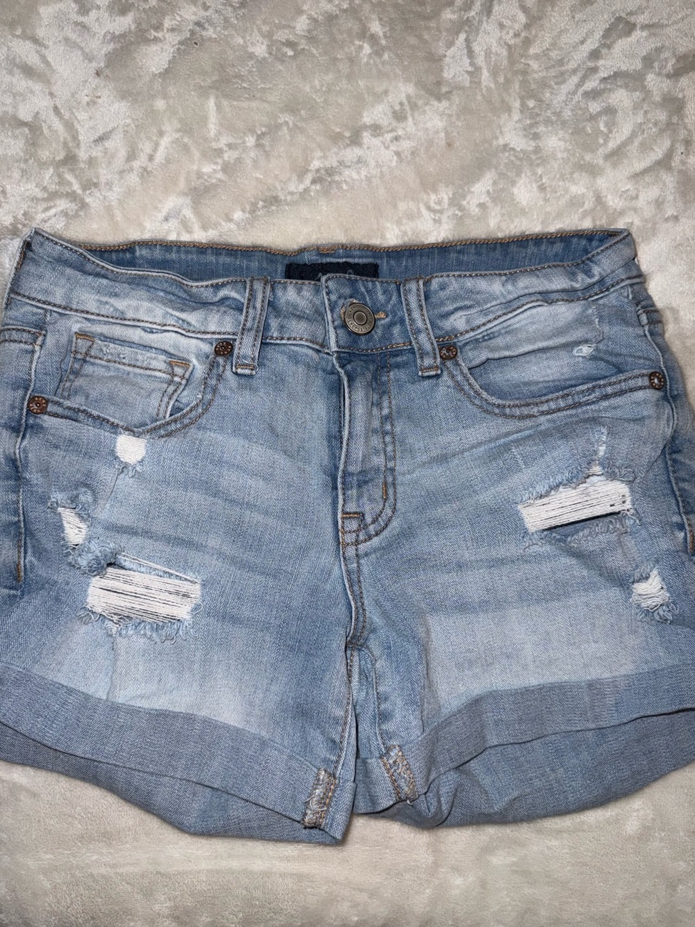 🩵AERO~Distressed Low Rise (Midi) Jean Shorts!